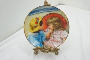 Summer Secrets decorative plate with stand