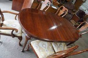 Thomasville dining table and 6 chairs
