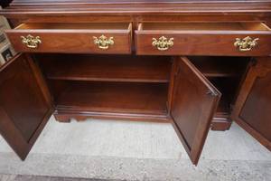 Thomasville 2-piece hutch