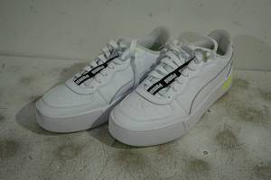 lot 69 image: Puma Skye Tape Sneakers - Womens 8.5
