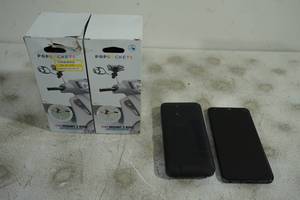 lot 72 image: Pop Sockets Bike Mounts - Cell Phone, and Battery Pack