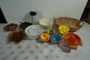 lot 152 image: Bakeware, Serving Pieces, Juicers