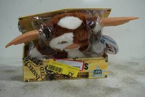 lot 101 image: Gremlins Dancing Gizmo Plush Doll