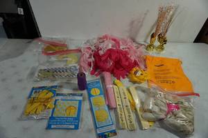 lot 140 image: Assorted Birthday Dcor