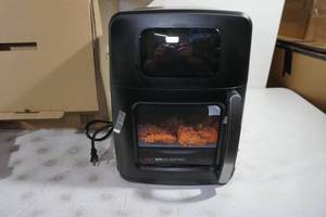 lot 17 image: Chefman Air Fryer Oven