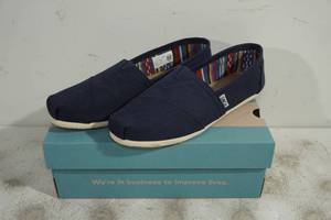 lot 38 image: NEW Toms Alpargata Navy Canvas Shoes - Womens 7.5