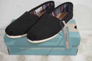 lot 39 image: NEW Toms Alpargata Black Canvas Shoes - Womens 7.5