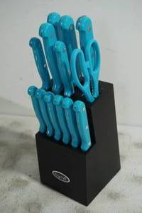 lot 105 image: MegaChef 14 Piece Cutlery Set