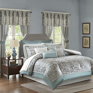 lot 13 image: Madison Park Essentials Cadence Comforter Set - Queen