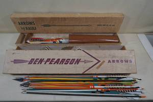 lot 209 image: Vintage Wood Arrows - Vintage Boxes, Quiver