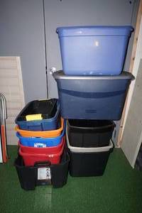 lot 250 image: Assorted Plastic Bins