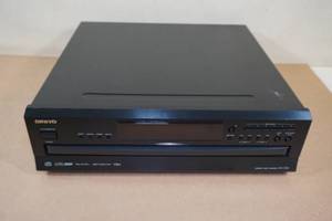lot 12 image: Onkyo DX-C390 6 Disc CD Changer