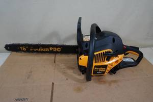 lot 22 image: Poulan Pro 42cc 18 Gas Chain Saw