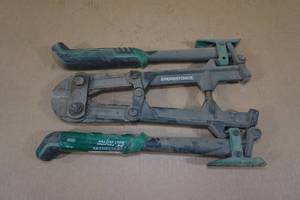 lot 40 image: MasterForce 24 Folding Bolt Cutters