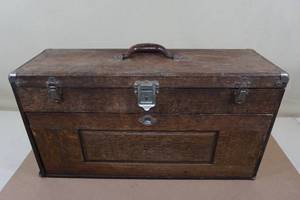 lot 56 image: Antique Gerstner Wood Machinist Tool Box