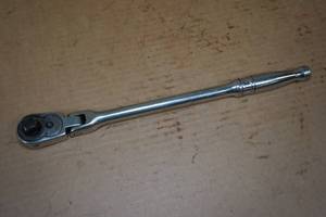 lot 69 image: Vintage Snap-On F711A Flex Head Ratchet - 38 Drive