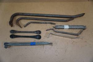 lot 87 image: Assorted Pry Bars Bars