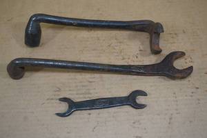 lot 90 image: Antique Ford and Davis Wrenches