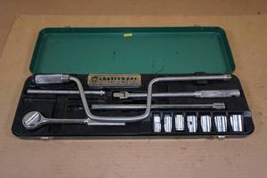 lot 91 image: Vintage 38 Drive Socket Set
