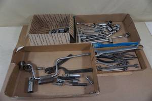 lot 92 image: Assorted Wrenches and Sockets - Most USA Made
