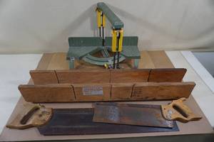 lot 93 image: Hand Miter Saws - Disston Had Saw