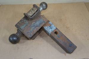 lot 104 image: 2 Ball Receiver Hitch