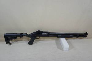 lot 16 image: Mossberg 590 Tactical 12 Gauge Pump Action Shotgun