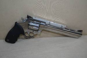 lot 33 image: Taurus Stainless Steel 44 Magnum Revolver - 8-38 Barrel