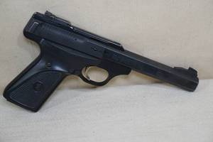 lot 37 image: Browning Buck Mark .22 LR Semi Automatic Pistol