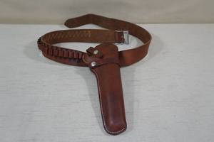lot 45 image: Hunter 1100P Brown Leather Revolver Holster with Belt and Ammo Loops