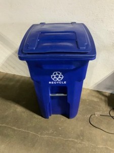 Toter 64 Gal. Blue Rollout Recycling Container with Attached Lid. See Pictures