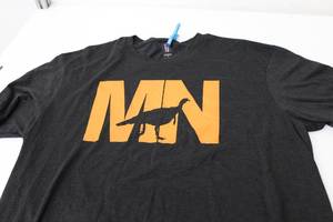 District Short Sleeve T-Shirt MN Turkey BlackOrange Print Size Large