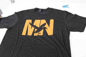 District Short Sleeve T-Shirt MN Duck BlackOrange Print Size Large