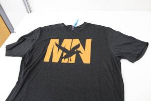 District Short Sleeve T-Shirt MN Duck BlackOrange Print Size XL
