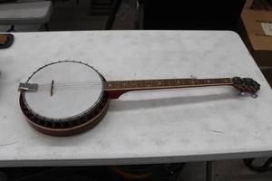 lot 607 image: Conqueror 5-String Banjo