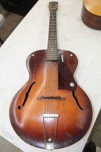 lot 612 image: Gibson 6-String Acoustic Guitar