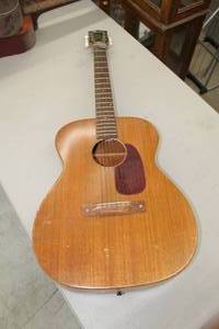 lot 613 image: Harmony 6-String Acoustic Guitar