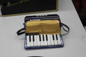 lot 623 image: Cucciolo Accordian
