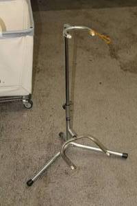 lot 658 image: Kaman Music Products SRO Guitar Stand 27