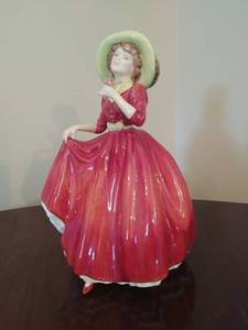 lot 19 image: Royal Doulton Figurine Single Red Rose