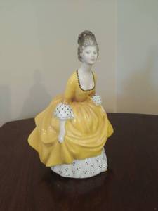 lot 37 image: Royal Doulton Figurine  Coralie