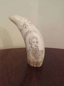 lot 51 image: Faux scrimshaw dcor