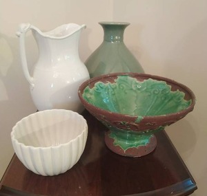 lot 55 image: Large ceramic dcor pieces