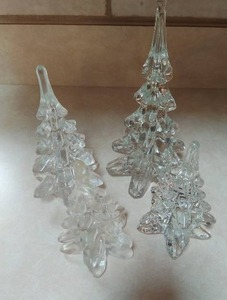 lot 59 image: Glass Christmas Trees