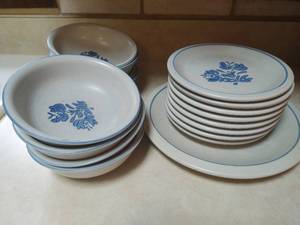 lot 78 image: Phaltzgraff dishes