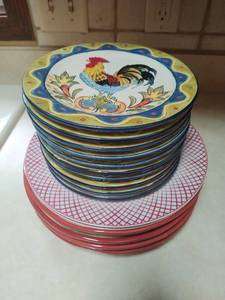 lot 79 image: 16 Chicken themed plates, assorted brands