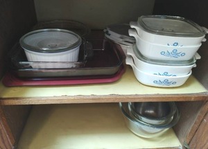 lot 93 image: Assortment of baking containers, includes Corningware, Anchor Hocking and more