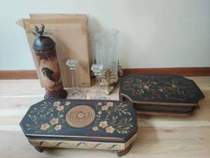 lot 106 image: Lot of home dcor