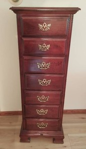 lot 192 image: American Drew Lingerie Chest