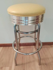 lot 183 image: Vintage Barstool